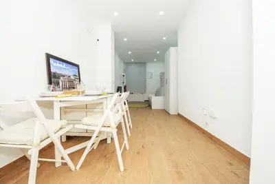 Una televisión o centro de entretenimiento en Estudio en Barrio La Latina
