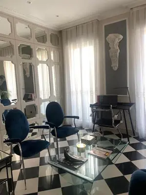 Zona de estar de maravilloso apartamento zona financiera