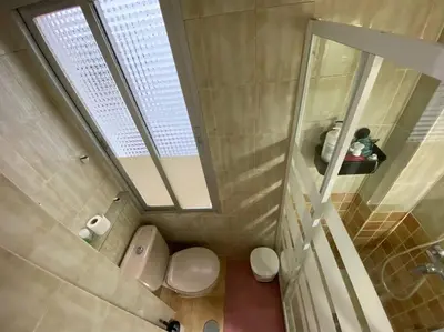 Un baño de Habitación interior en Madrid