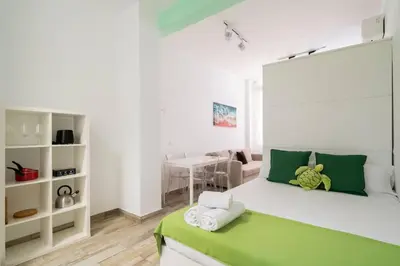 Cama o camas de una habitación en Nice flat at street level - Madrid Río Tri-Pedrero