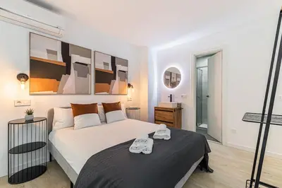 Cama o camas de una habitación en Duplex in B. Salamaca - Wizink Center 6 Pax H126