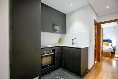 Una cocina o zona de cocina en Authentic apartment in Madrid-COMENDA-1-DE