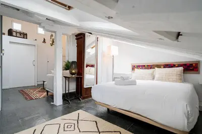 Cama o camas de una habitación en Beautiful central attic-Malasaña-Gran Vía-FUEN42