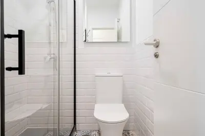 Un baño de Avenida America Apartment-DAG2