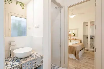 Un baño de Avenida America Apartment-DAG2