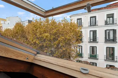 Un balcón o terraza de Calm and bright apartment, center La Latina D.ALB