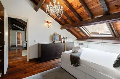 Cama o camas de una habitación en Calm and bright apartment, center La Latina D.ALB