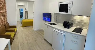 Una televisión o centro de entretenimiento en Brand NEW Studio Centro, Atocha - Museums