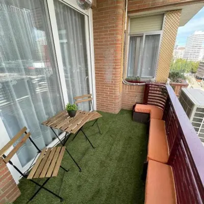 Un balcón o terraza de Encanto y Comodidad Cerca del Estadio Bernabéu