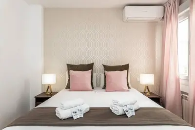 Cama o camas de una habitación en Nice apartment near Gran Vía VAL27