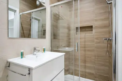 Un baño de Apartamento acogedor y cómodo GUAD-C