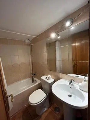 Un baño de Latina
