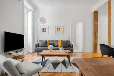 Una televisión o centro de entretenimiento en Stylish private flat San Miguel