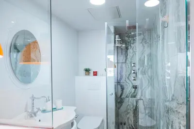 Un baño de Apartamento Plaza España Calle Princesa