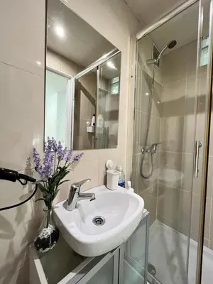 Un baño de Estudio Acogedor Amparo Temporal