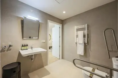 Un baño de AmazINN Stay Madrid Palacio Real