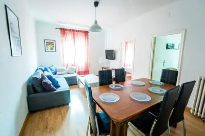 Zona de estar de Amplio apartamento en Chamberí by beBalmy