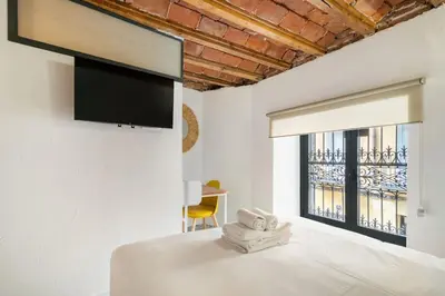 Cama o camas de una habitación en Nice flat in Lavapiés at street level S23B