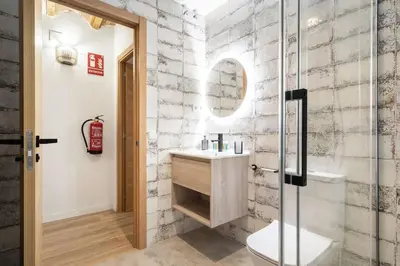 Un baño de Nice flat in Lavapiés at street level S23B