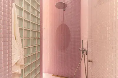 Un baño de VR Palace Apartments