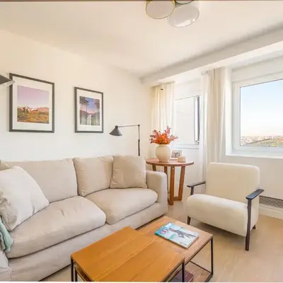 Plaza España Luxury Apt