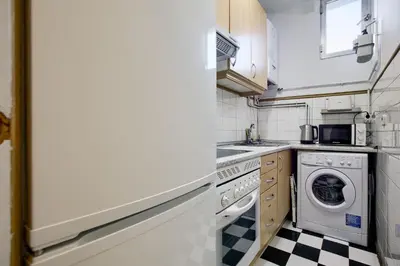 Una cocina o zona de cocina en Charming Anton Martin Market