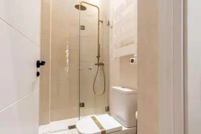 Un baño de Cozy studio with 1 bathroom - Chamberí