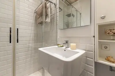 Un baño de Waou Gran Via VI - Alquiler Corta Duración
