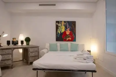 Cama o camas de una habitación en Amplio apto a 200m de Plaza de España, A/C WIFI