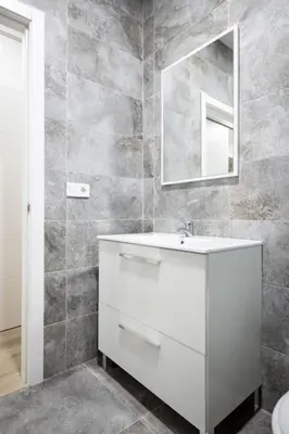 Un baño de Amplio apto 2 hab a 20min de Puerta del Sol