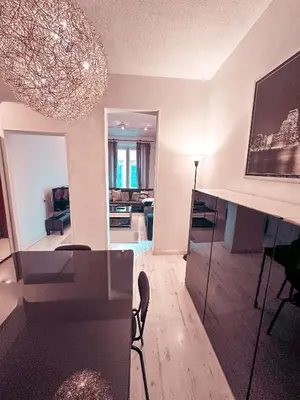 Una televisión o centro de entretenimiento en Lujosa vivienda en el centro de Madrid para tu estancia de ocio - Preciados