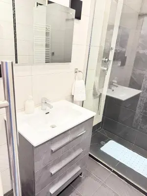 Un baño de Lujosa vivienda en el centro de Madrid para tu estancia de ocio - Preciados