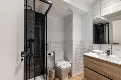 Un baño de Waou Best II Madrid Rio