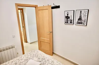 Cama o camas de una habitación en For You Rentals Céntrico apartamento TEMPORAL en la Calle Infanta DIN131A