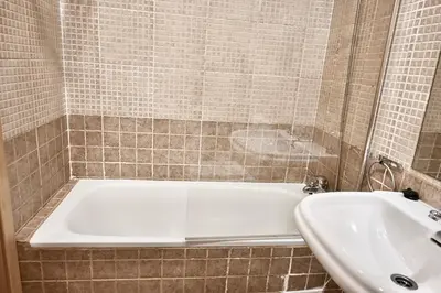 Un baño de For You Rentals Céntrico apartamento TEMPORAL en la Calle Infanta DIN131A
