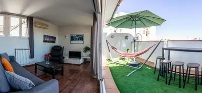 Zona de estar de Ático en el centro con terraza y vistas increíbles