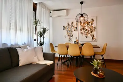 Zona de estar de For You Rentals Vivienda TEMPORAL de cuatro dormitorios en Arganzuela AMA1026