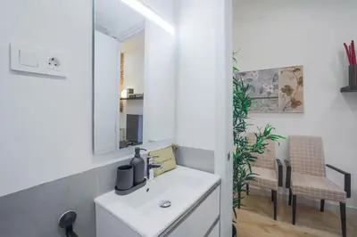 Una cocina o zona de cocina en Housing Malasaña by SharingCo