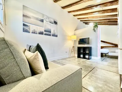 Zona de estar de Tirso de Molina IV - Estudio en el Centro