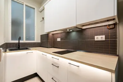 Una cocina o zona de cocina en apartamento reformado en metro IBIZA ALQUILER TEMPORAL