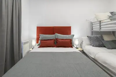 Cama o camas de una habitación en Palacio Real DownTown,by MONARO*****