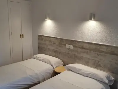 Cama o camas de una habitación en Hostal Ginebra -Madrid Centro Gran Vía Sol-