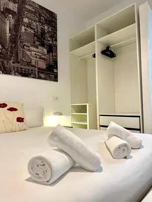 Cama o camas de una habitación en WAKAFLATS 1, Centro Madrid, Chueca, SB