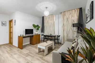 Una televisión o centro de entretenimiento en Madrid Numancia - Apartamento de 1 dormitorio