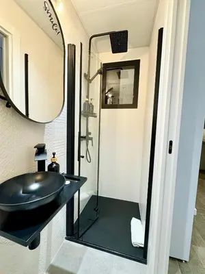 Un baño de Luxury Prívate Flat in Madrid Center Full Equipe NON TOURISTY