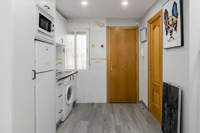 Una cocina o zona de cocina en GuestReady - Cozy studio in Madrid's Heart