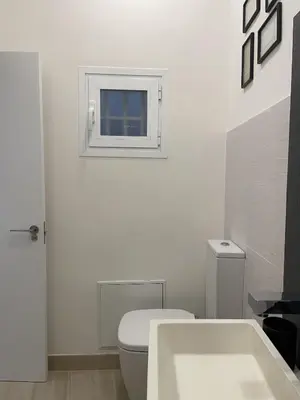 Un baño de Amplio en el corazón d Malasaña
