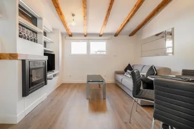 Una cocina o zona de cocina en Modern Duplex - 1 Bedroom 1.5 Bathrooms - Sol