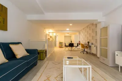 Zona de estar de Bright new and wide- 1Bd 1Bth- Delicias