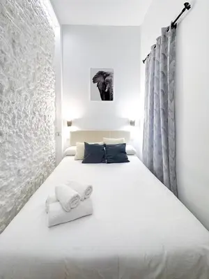 Cama o camas de una habitación en Madrid Embajadores - Renovado en septiembre de 2025